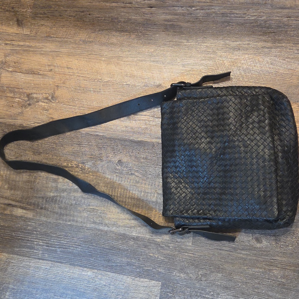 Bottega Veneta Black Woven Leather Men/Women Unisex Crossbody Messanger Bag Soft